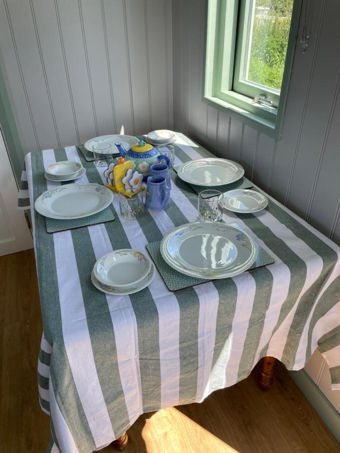 Market Street Shepherd'S Hut Leitrim Dromahair Exteriör bild